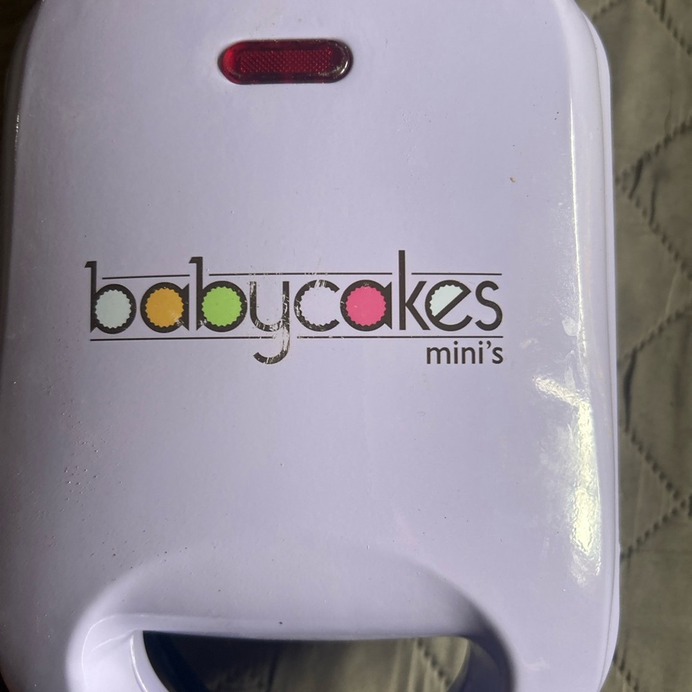 Baby cakes mini’s Purple Bakeware